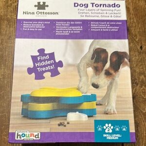 Outward Hound Nina Ottosson Dog Tornado - Blue and Yellow